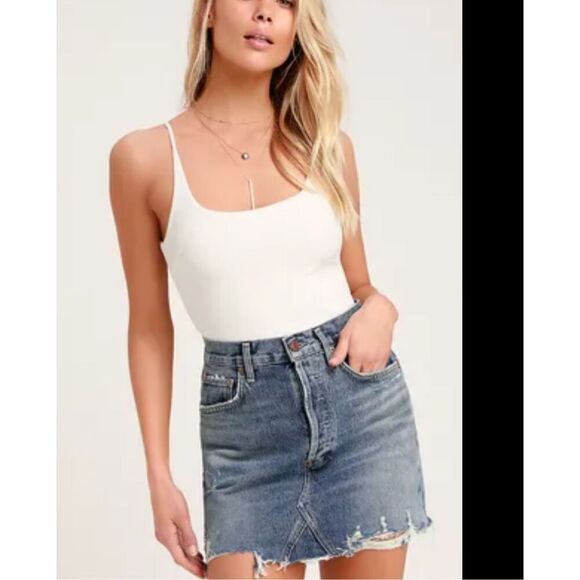 Agolde Quinn High Rise Medium Wash Distressed Mini Skirt size 25 m1 - Picture 1 of 7